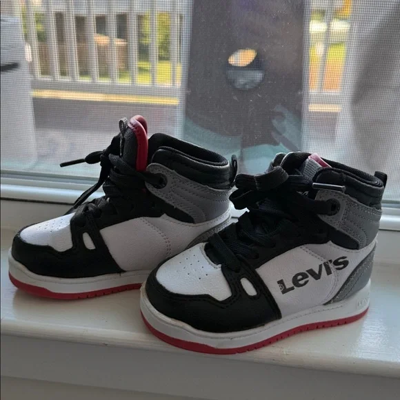 Levi's Black and White Kids High-Tops, size 6 - Picture 4 of 6